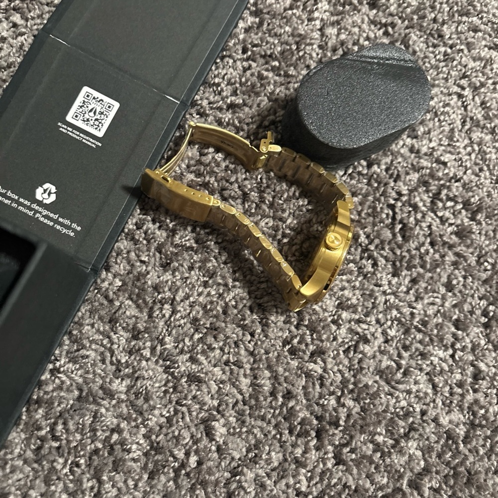 Nixon Sentry Gold Watch - Picture 2 of 10